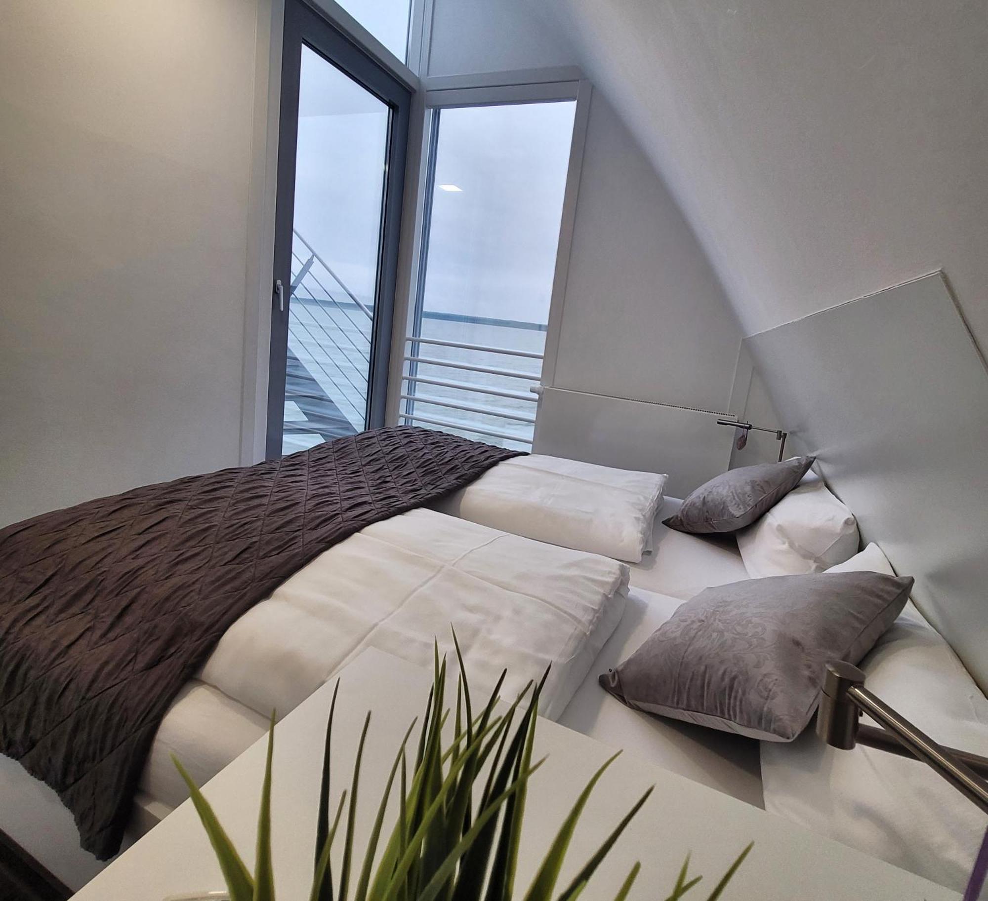 Schwimmendes Ferienhaus Sky Elsterheide Ngoại thất bức ảnh